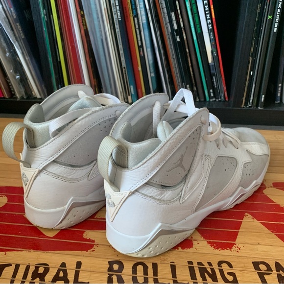2017 Jordan retro 7 “Pure Platinum/Money” 7Y - Picture 2 of 5